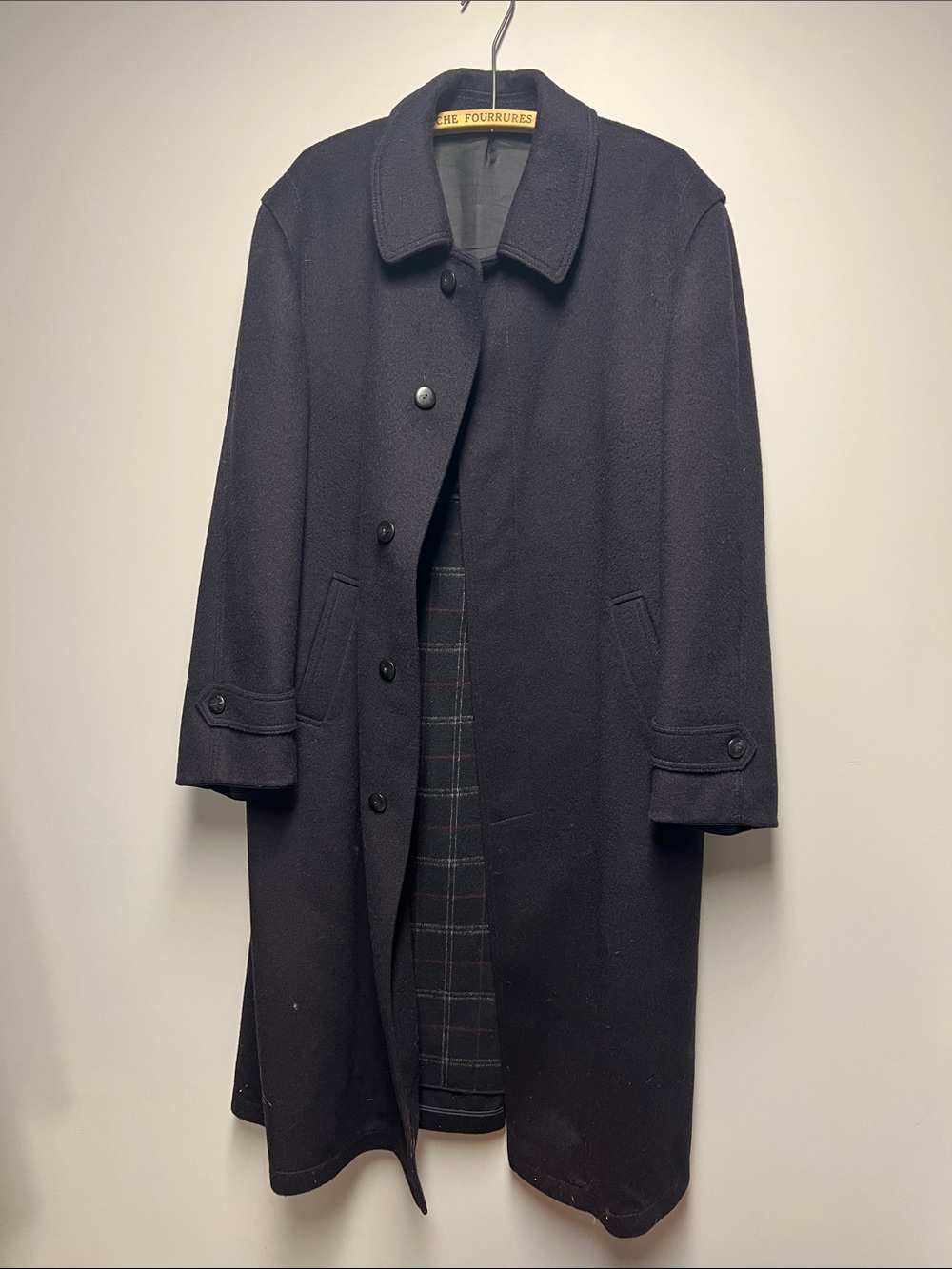 Classic Black Single-Breasted Trench Coat